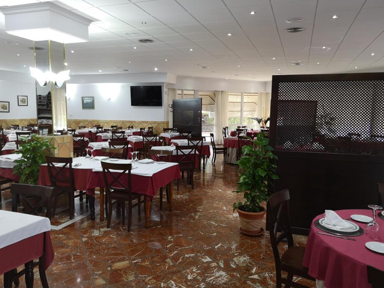Hotel Santa Ana La Carlota Exterior foto